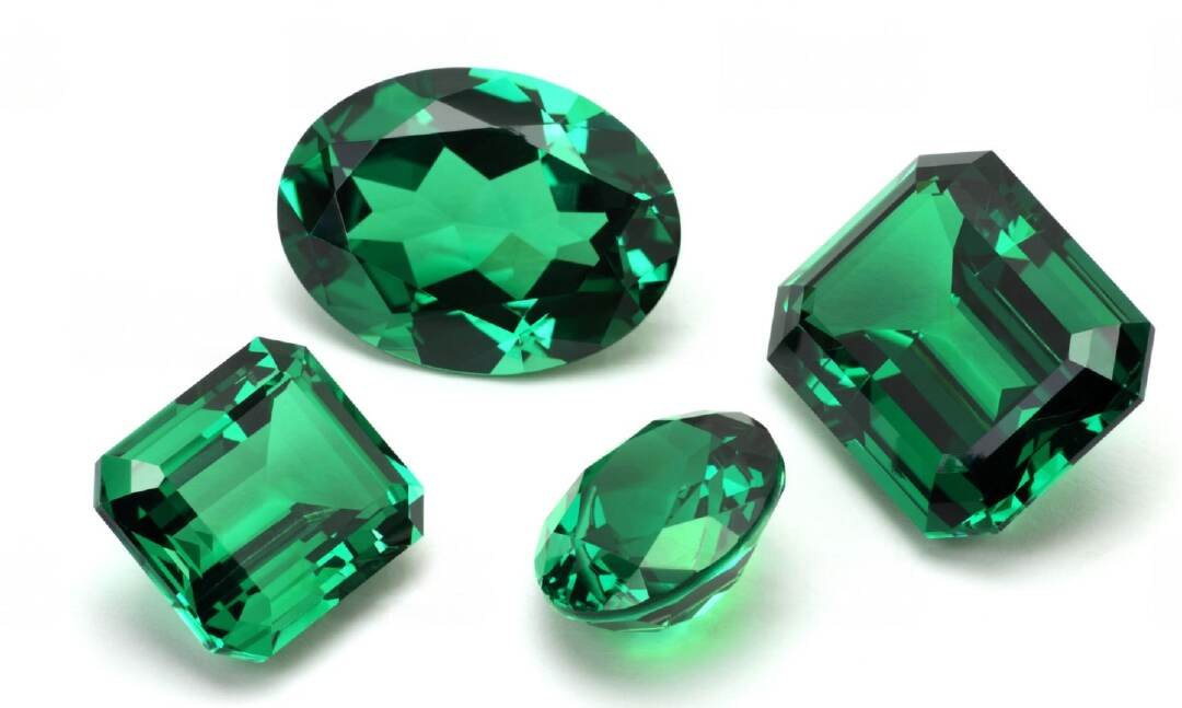 emerald gemstone as birthstone of people born in May