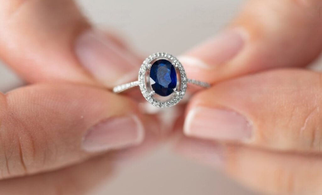Sapphire ring with Diamond